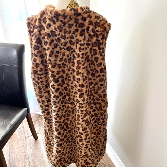 Suzanne Betro 4X Sherpa Long Cardigan Open Front Cheetah - Picture 4 of 4
